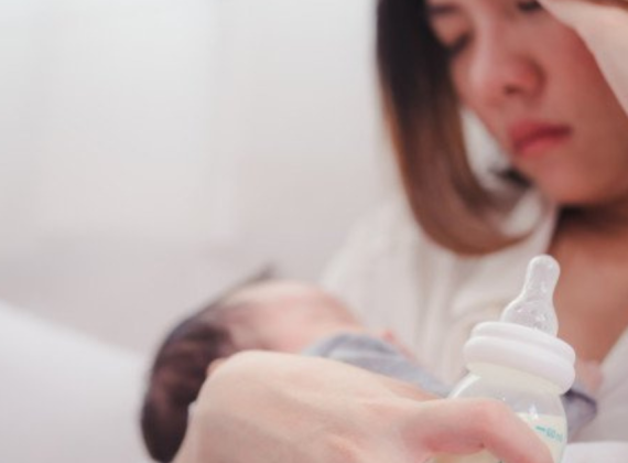 Dấu hiệu suy giảm nội tiết tố sau sinh.