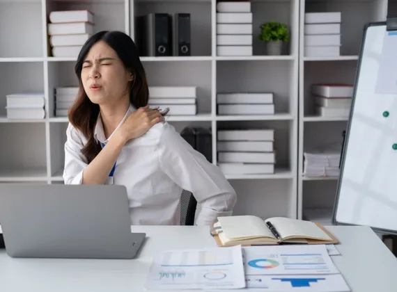 ung-pho-voi-hoi-chung-dau-co-vai-gay-cot-song-cua-dan-van-phong-1docx-1698406012773