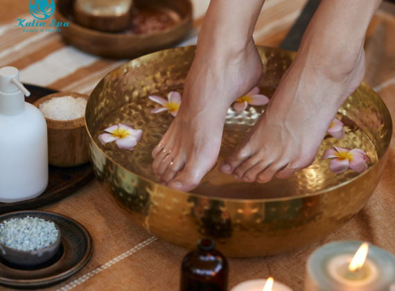 Việc ngâm chân bằng nước ấm trước khi ngủ có lợi ích gì?