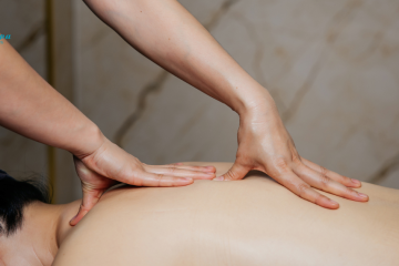 Liệu tr&igrave;nh Massage ấn huyệt cổ vai g&aacute;y tại Kalin Spa