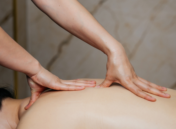 Liệu trình Massage ấn huyệt cổ vai gáy tại Kalin Spa