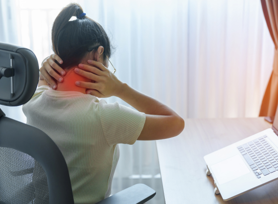 Vì sao đau cổ vai gáy ngày càng trẻ hóa?